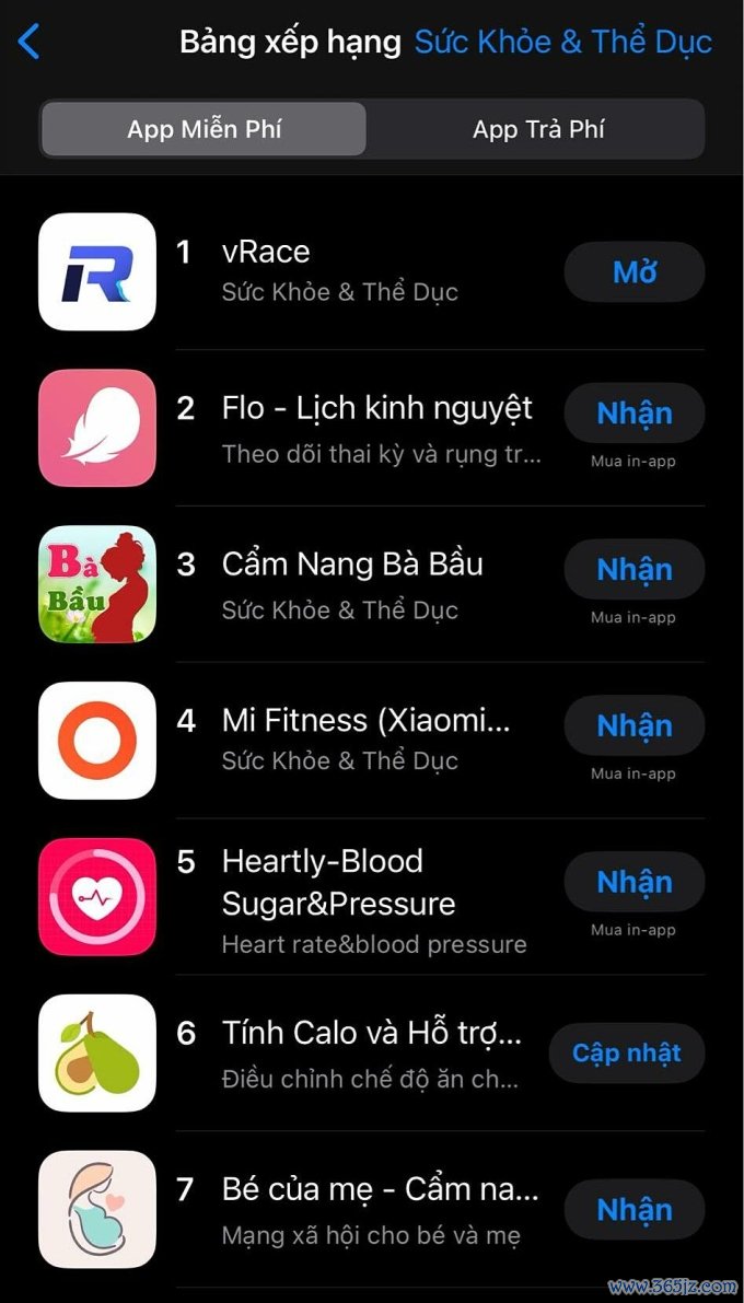 vRace leo top trên bảng xếp hạng của App Store hôm 25/12. Ảnh: Chụp màn hình